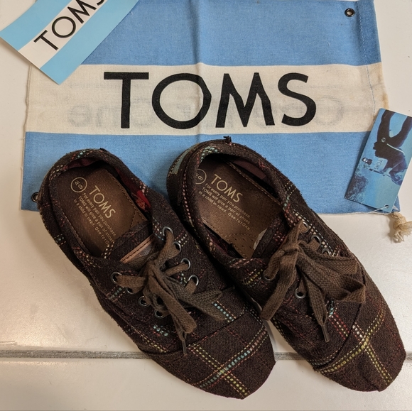 Toms Shoes - Picture 2 of 4